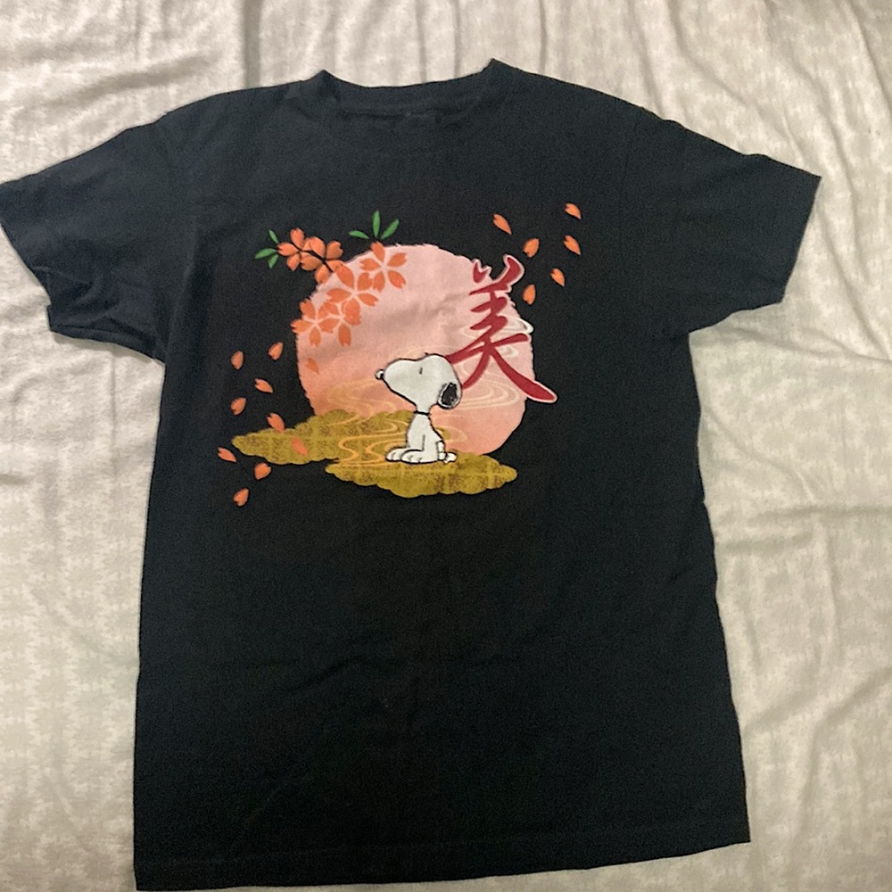 Comfy, nice and casual snoopy tee, only worn once